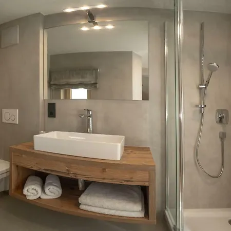 公寓 Erwin & Eleonore Huettl - Penthouse